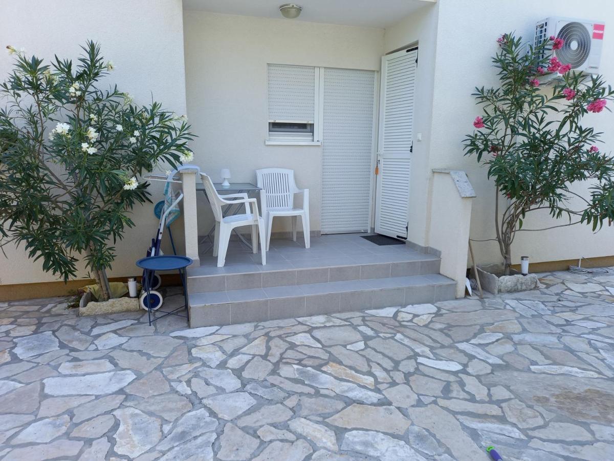 Apartments President Новаля Екстериор снимка