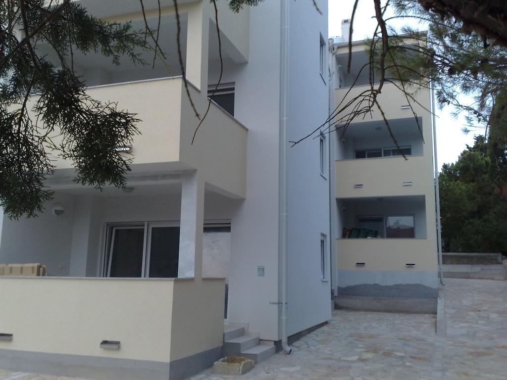 Apartments President Новаля Екстериор снимка